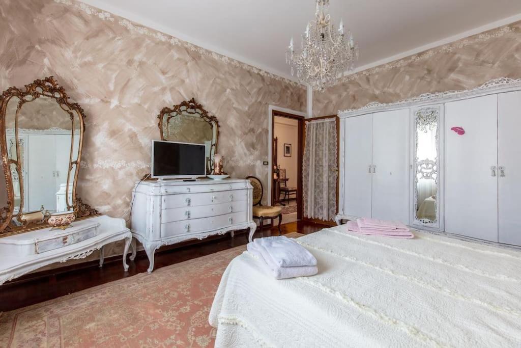 Le Bouganville Apartment Desenzano del Garda Exterior photo