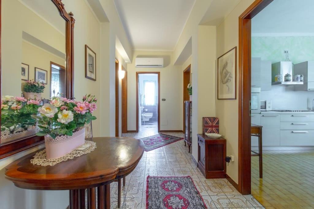 Le Bouganville Apartment Desenzano del Garda Exterior photo