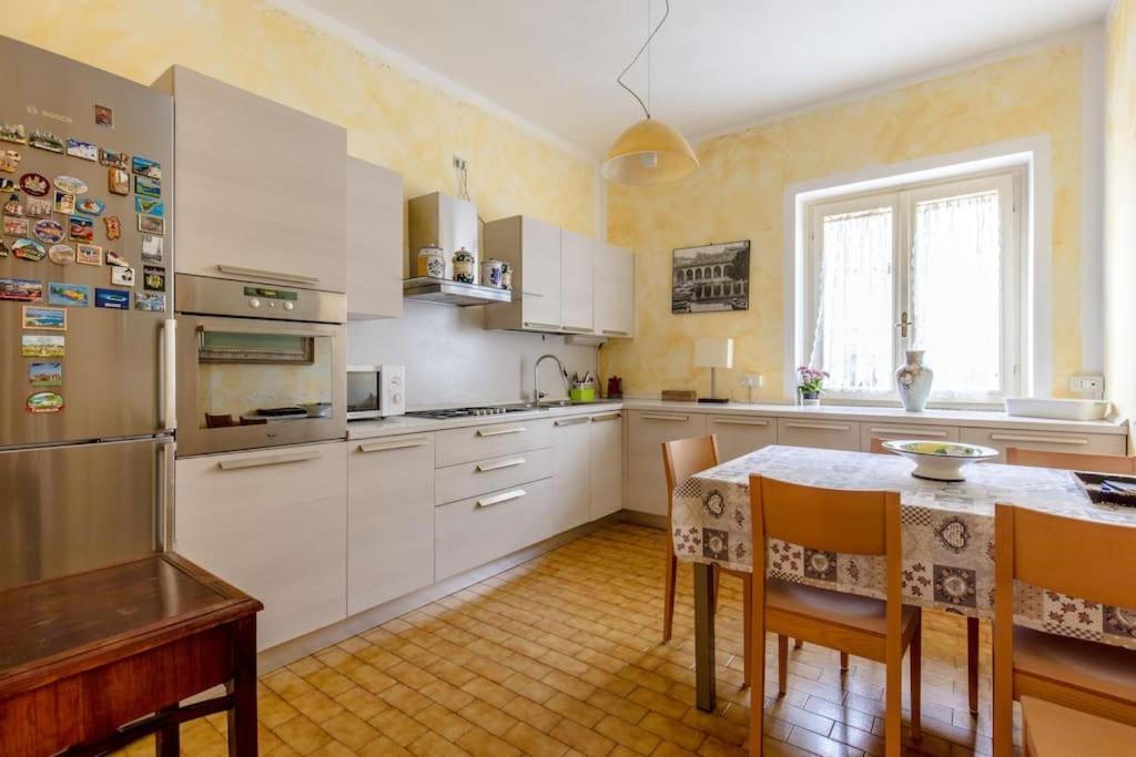 Le Bouganville Apartment Desenzano del Garda Exterior photo